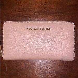 Michael Kors Wristlet/Wallet